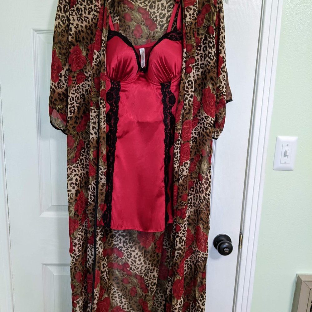 Sexy Two piece Lingerie Gown & Robe-Red, Black, and Animal Print Size XL 14-16